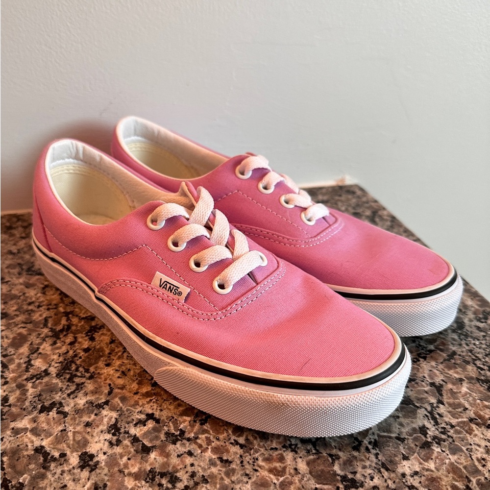 Vans Pink Authentic Women’s Shoe. US Mens size 6.0, US women’s size 7.5.